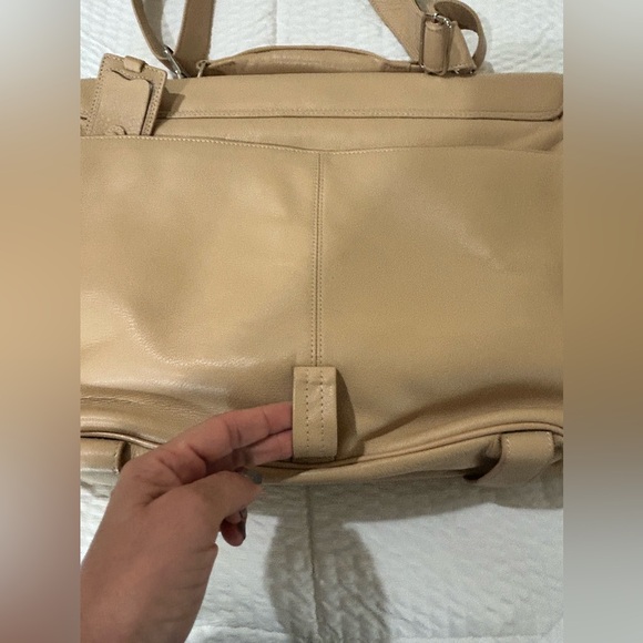 Beautiful Piquadro Italian Leather Business Bag (Unisex) - Picture 8 of 15